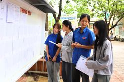 Gần 1.000 đoàn viên thanh niên tham gia tiếp sức mùa thi