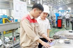 Sôi nổi đợt thi đua cao điểm trong công nhân lao động