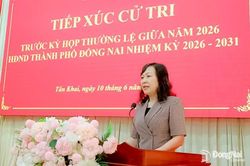 Phó Bí thư Thành ủy Huỳnh Thị Hằng tiếp xúc cử tri phường Tân Khai