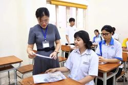 Kỳ thi tốt nghiệp THPT năm 2026: Thí sinh Đồng Nai tự tin trong ngày làm thủ tục dự thi