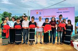 Khánh thành cầu dân sinh tại làng Tai Glai
