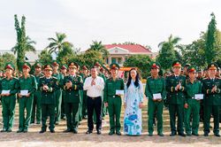Bí thư Tỉnh ủy Khánh Hòa Trần Phong dự Lễ tuyên thệ chiến sĩ mới năm 2026 tại Trung đoàn Bộ binh 974