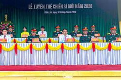 Phó Chủ tịch UBND tỉnh Nguyễn Thanh Hà dự Lễ tuyên thệ chiến sĩ mới tại Trung đoàn 95