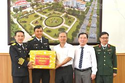 Trung tâm Huấn luyện Vùng 4 tổ chức Lễ tuyên thệ chiến sĩ mới năm 2026