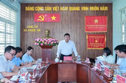 Trưởng Ban Tuyên giáo và Dân vận Tỉnh ủy Võ Hoàn Hải làm việc với Ban Thường vụ Đảng ủy xã Phước Hà