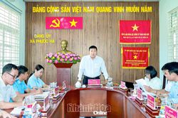 Trưởng Ban Tuyên giáo và Dân vận Tỉnh ủy Võ Hoàn Hải làm việc với Ban Thường vụ Đảng ủy xã Phước Hà