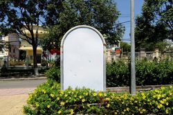 Cần làm mới bảng nội quy công viên