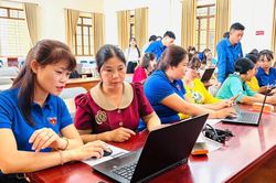 Định hướng dư luận qua mạng xã hội