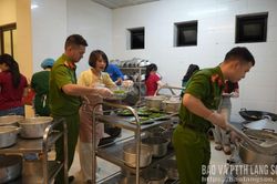 Trường THPT Dân tộc Nội trú tỉnh tiếp sức sĩ tử