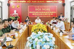 Tổ đại biểu số 12 HĐND tỉnh tiếp xúc cử tri cụm xã Lùng Phình