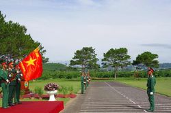135 chiến sĩ mới Trung đoàn Bộ binh 994B tuyên thệ