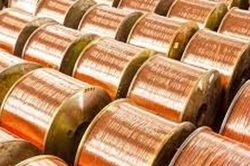 Giá đồng thế giới giảm xuống 13.572 USD/tấn do áp lực địa chính trị
