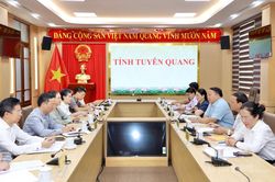 Chủ tịch UBND tỉnh Phan Huy Ngọc làm việc với Công ty cổ phần Nam Cường Hà Giang
