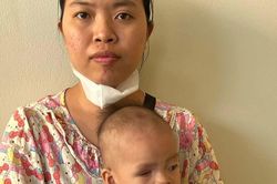 Mở rộng lòng từ: Nhà nghèo, con bị bệnh ung thư