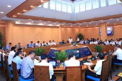 Chủ tịch Hà Nội: Hoàn thành các dự thảo nghị quyết triển khai Luật Thủ đô trước 15/6