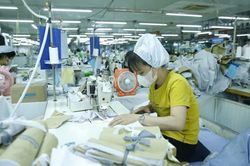 Doanh nghiệp dệt may trước v&ograve;ng xo&aacute;y thuế quan