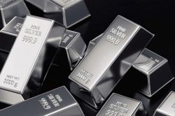 Ngày 10/6: Giá bạc trong nước và thế giới đồng loạt giảm