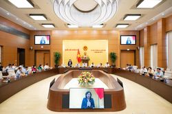 Sập bẫy 'hợp đồng kỳ nghỉ' đến mất trắng sổ đỏ, và yêu cầu 'cảm nhận sớm lòng dân' của Chủ tịch Quốc hội