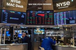 Nasdaq giảm gần 1%, dòng tiền rời nhóm công nghệ