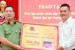 Nanomic trao tặng máy lọc nước cho lực lượng Công an tại Cà Mau