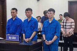 Hoãn xét xử nhóm cựu lãnh đạo phường ở Hà Nội