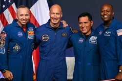 NASA công bố phi hành đoàn Artemis III