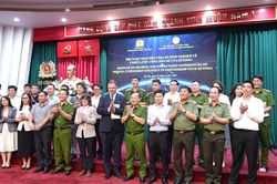 Kiến tạo công dân số từ kinh nghiệm quốc tế