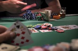 Dấu hỏi lớn về tư cách tổ chức giải đấu poker