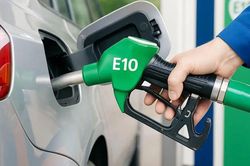 Xăng E10 có bị tách nước khi để lâu? Bộ Công thương lên tiếng