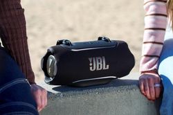 Chào mùa hè rực rỡ, JBL Xtreme 5 và JBL Go 5 chính thức lên kệ