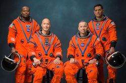 NASA công bố phi hành đoàn Artemis III, chuẩn bị cho sứ mệnh Mặt Trăng năm 2027
