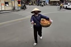 Xác minh người bán rong 'chặt chém' khách Tây 430.000 đồng 10 chiếc bánh rán