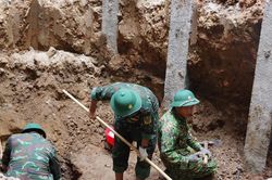 Phát hiện nhiều hài cốt liệt sĩ tại công trường thi công bệnh viện