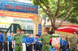Lực lượng Công an đồng hành, tiếp sức, giúp sĩ tử vượt 'vũ môn'