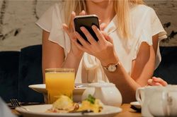 Văn hóa tiêu thụ nhanh lên ngôi