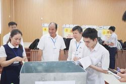 Huế: Bố trí thùng cất giữ điện thoại cho thí sinh trước khi vào phòng thi