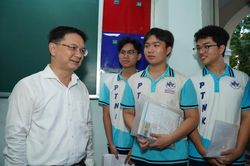 Lãnh đạo TP.HCM nhắn nhủ sĩ tử trước giờ G: 'Tuyệt đối không nộp bài sớm để tránh nuối tiếc'