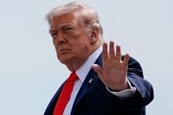 Tổng thống Trump tuyên bố tiếp tục chiến dịch tấn công Iran