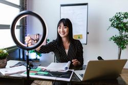 Người ăn cả, người về không trong giới KOL Trung Quốc