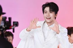 Nhóm idol livestream ở TP.HCM bất ngờ hút fan Mỹ, Trung Quốc