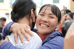 Thí sinh hoàn thành môn thi đầu tiên kỳ thi tốt nghiệp THPT năm 2026