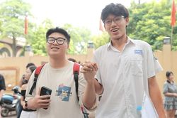 Thí sinh hoàn thành môn thi đầu tiên kỳ thi tốt nghiệp THPT năm 2026