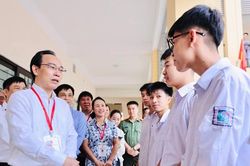 Bộ trưởng Hoàng Minh Sơn: Bình tĩnh xử lý mọi tình huống, đặt quyền lợi chính đáng của thí sinh lên hàng đầu
