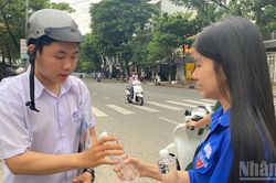 Đà Nẵng: 2.500 tình nguyện viên 'Tiếp sức mùa thi'