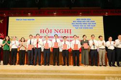 [Ảnh] Lễ ký kết chương trình hợp tác giữa 5 cơ quan thông tấn, báo chí Trung ương và Tỉnh ủy Thái Nguyên