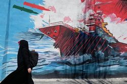 Mỹ không kích dồn dập, Iran cảnh báo đáp trả khốc liệt