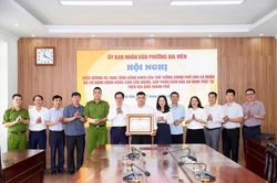 Thủ tướng tặng Bằng khen cho thanh niên dùng bình cứu hỏa ngăn đối tượng đâm người giữa phố