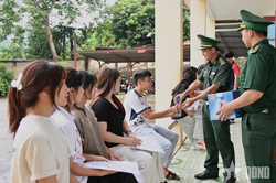 Bộ đội Biên phòng Lai Châu tiếp sức mùa thi học sinh vùng biên