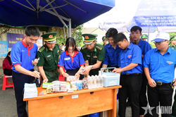 Hải đoàn Biên phòng 18 tiếp sức mùa thi