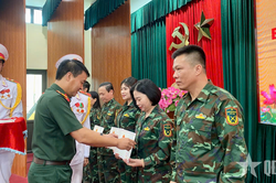 Quảng Ninh: Bế giảng lớp bồi dưỡng kiến thức quốc phòng và an ninh đối tượng 3